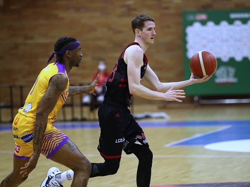 Z druhého utkání play off basketbalové Kooperativa NBL Nymburk - Sluneta Ústí nad Labem