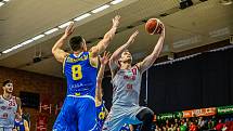 Z basketbalového utkání nejvyšší soutěže Nymburk - Opava (92:75)