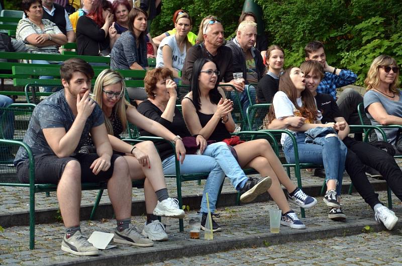 Festival Lysá žije zaplnil zámecký park.