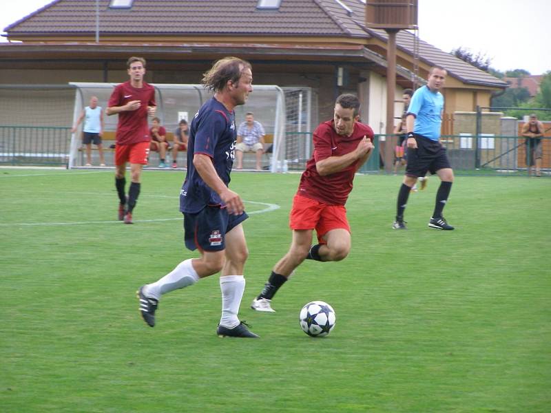 Z fotbalového utkání I.A třídy Velim - Poděbrady (2:2)