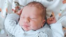 Radek Hendrych se narodil v nymburské porodnici 19. dubna 2022 v 22:01 hodin s váhou 3230 g a mírou 48 cm. Do Poděbrad si prvorozeného chlapečka odvezla maminka Veronika a tatínek Radek.