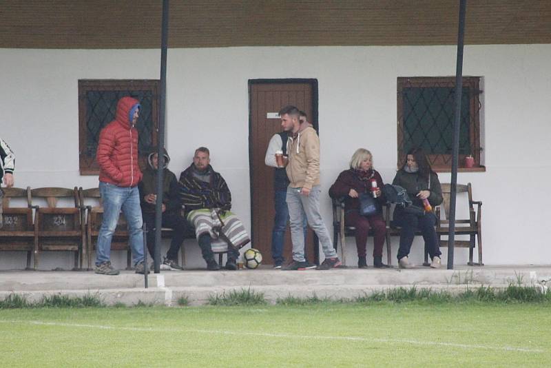 Z fotbalového utkání okresního přeboru Opočnice - Přerov nad Labem (3:0)