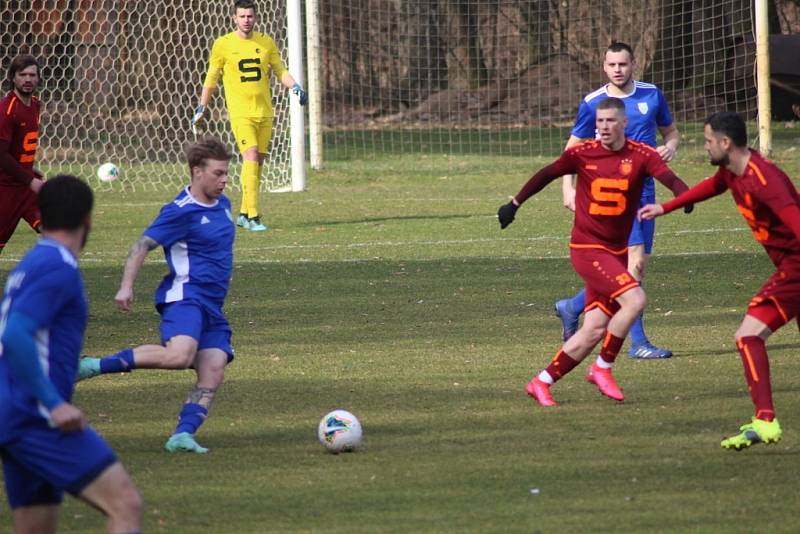 Z fotbalového utkání I.A třídy Slovan Poděbrady - Pěčice (4:0)