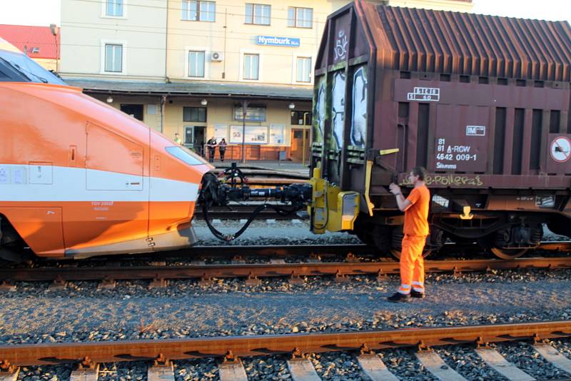 Na nymburském nádraží zastavilo legendární francouzské TGV.