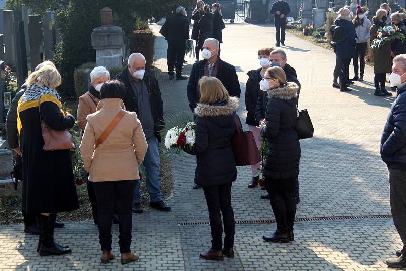 Z posledního rozloučení s dlouholetým starostou Nymburka Ladislava Kutíkem.