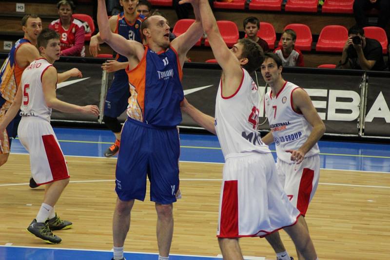 Z basketbalového utkání VTB ligy Nymburk - Minsk (79:65)