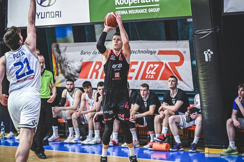 Z basketbalového utkání Kooperativa NBL USK Praha - Nymburk (80:85)