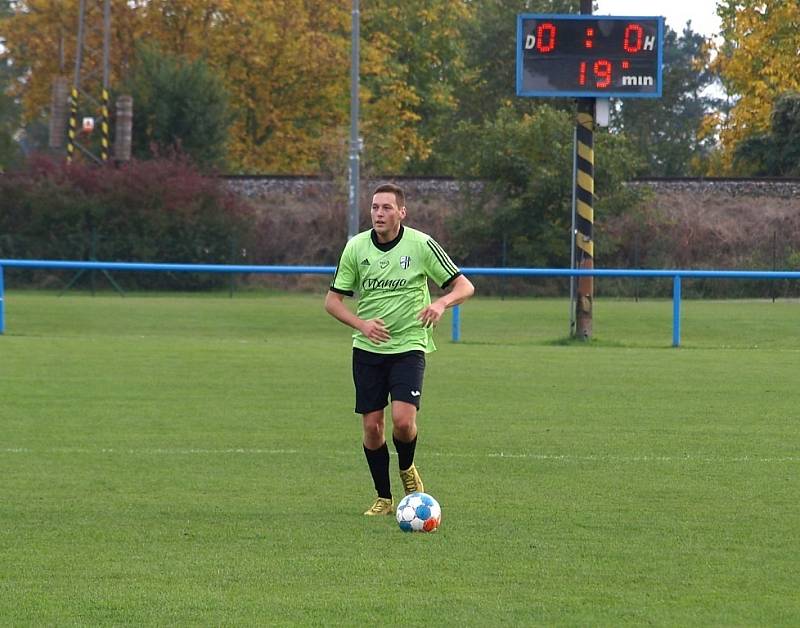 Z fotbalového utkání I.B třídy Sadská - Milovice (3:0)