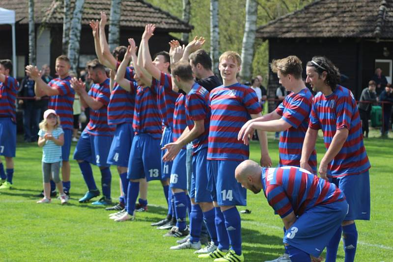 Z fotbalového utkání I.B třídy Loučeň - Pátek (4:0)