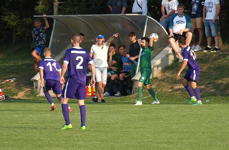 Z divizního fotbalového utkání Poříčany - Polaban Nymburk (3:0)