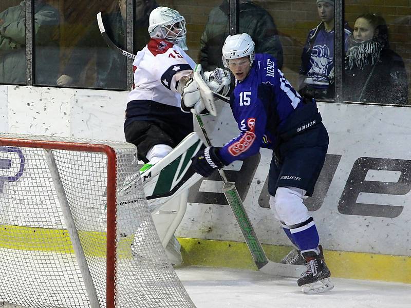 Derby. Druholigový duel Nymburka (v bílém) s Kolínem byl především soubojem o třetí příčku tabulky po základní části. A z té se mohou radovat Kozlové.