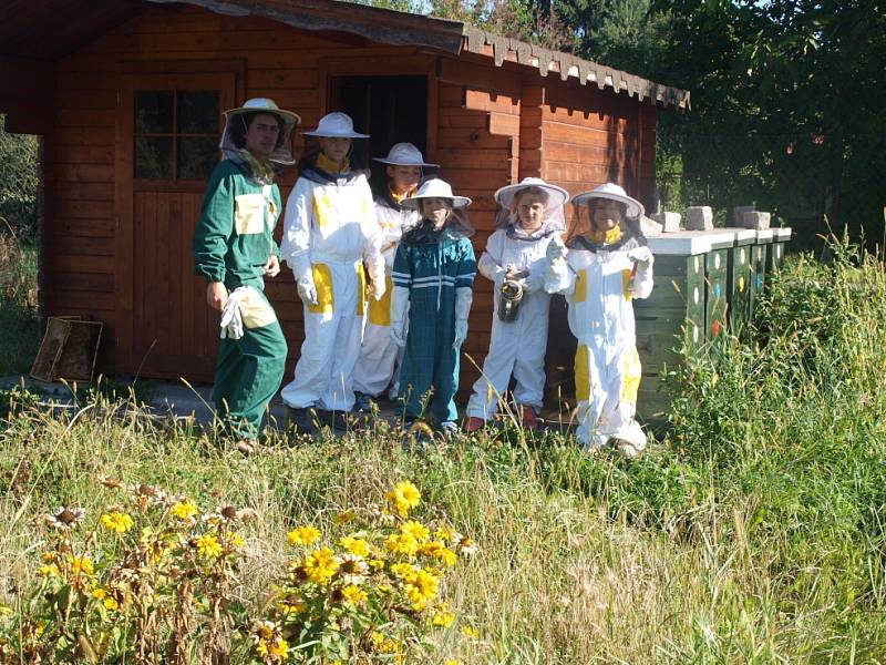 O přírodě se děti učí ve školní ekozahradě