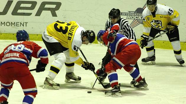 Z hokejového utkání druhé ligy Nymburk - Moravské Budějovice (6:3)