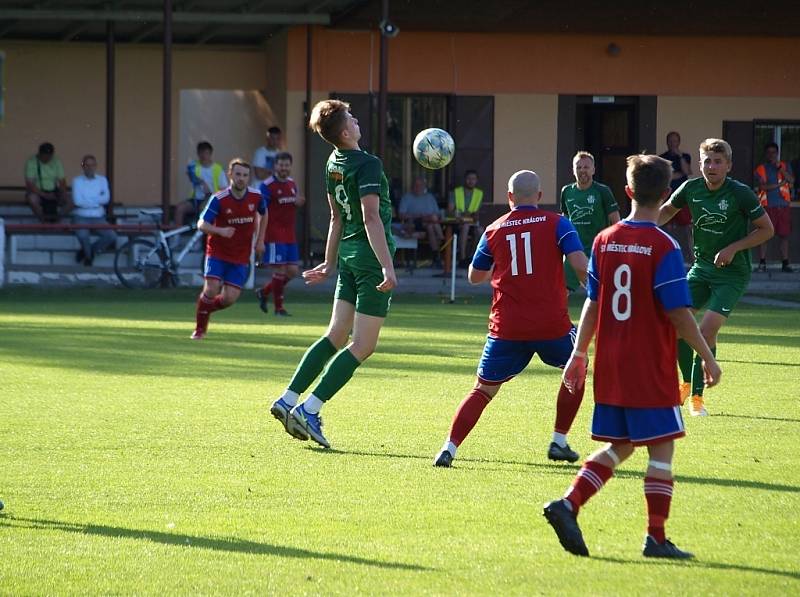 Z fotbalového utkání I.B třídy Městec Králové - Semice (0:0)