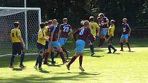 Z fotbalového utkání I.B třídy Slovan Poděbrady - Pátek (1:0)