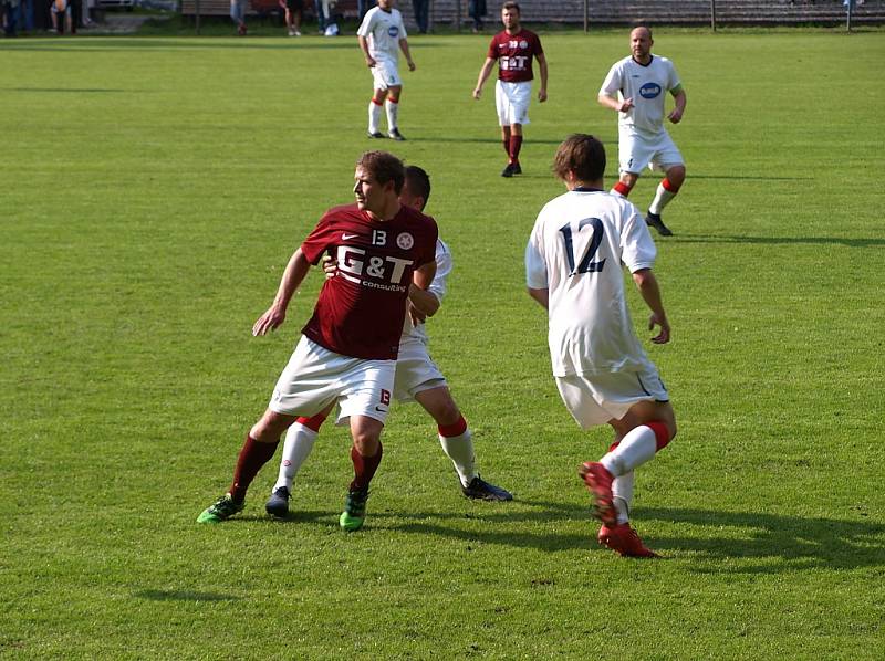 Z fotbalového utkání krajského přeboru Bohemia Poděbrady - Tuchlovice (1:3)