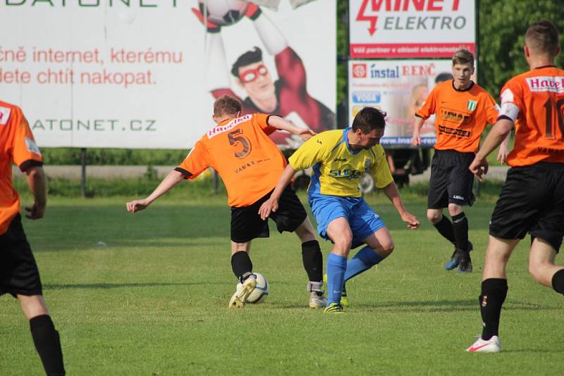 Z fotbalového utkání okresního přeboru Kovanice - Rožďalovice (3:1)