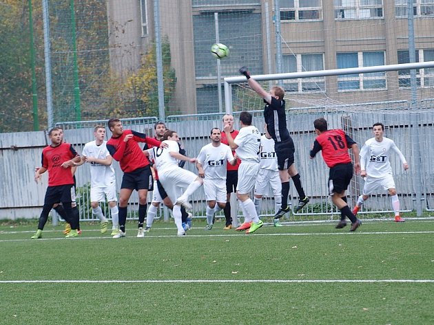 Zápas okresního přeboru mezi celky Bohemie Poděbrady B a Kostomlaty skončil nerozhodně 1:1.