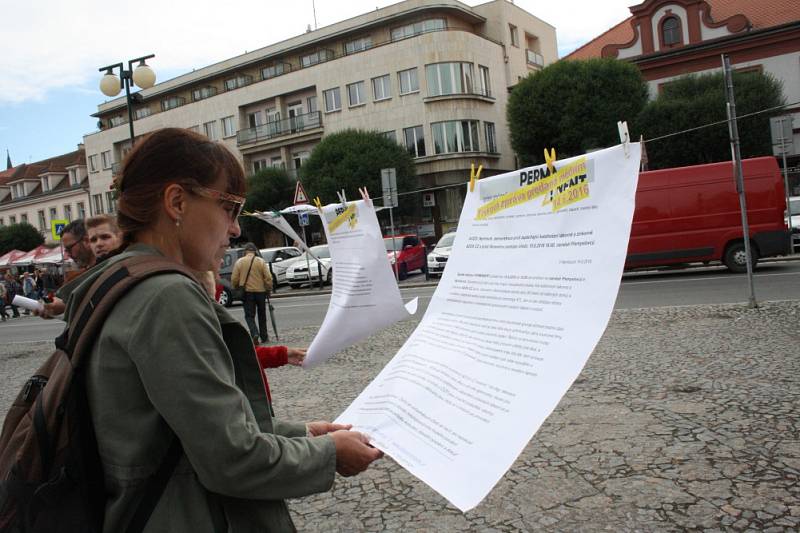 Již třetí demonstrace Nymburáků proti zinkovně AZOS CZ.