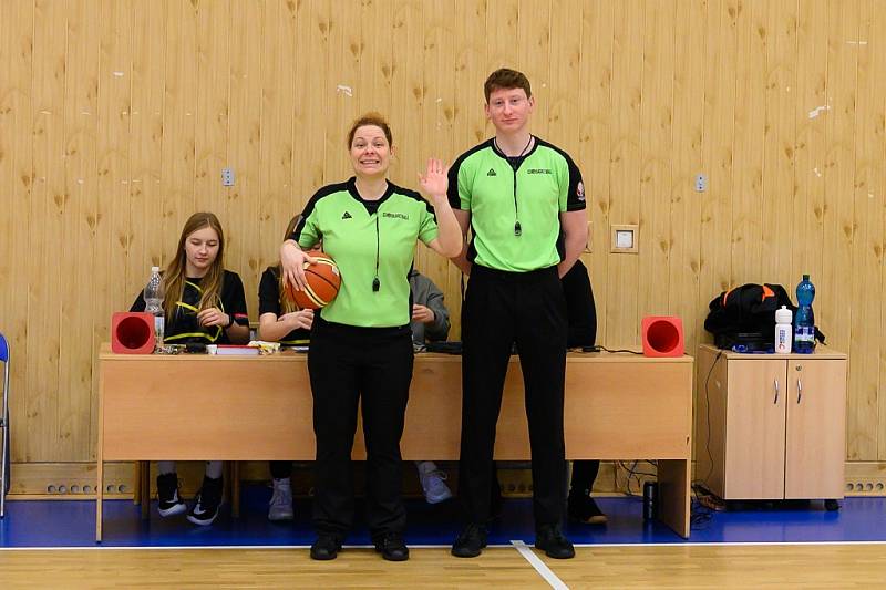 Z basketbalového utkání Středočeského přeboru starších minižákyň U13 Sadská - Mladá Boleslav (119:12)