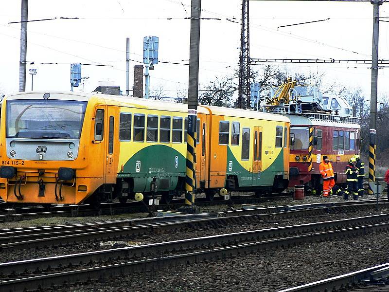 Srážka motorových vlaků u nymburského nádraží