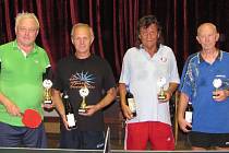 Nejlepší stolní tenisté. Zleva druhý Josef Kubánek, první Jaroslav Wagner, třetí Luboš Bajtler a čtvrtý Miloš Boháč