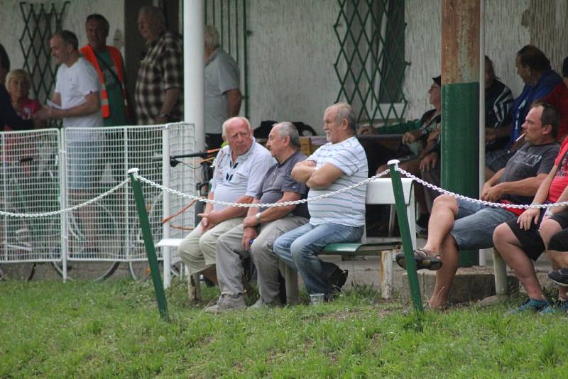 Z fotbalového utkání krajského přeboru Semice - Poříčany (1:0)