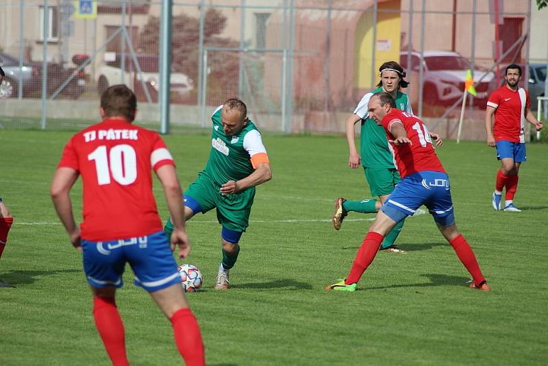 Z fotbalového utkání I.B třídy Pátek - Sadská (1:0)