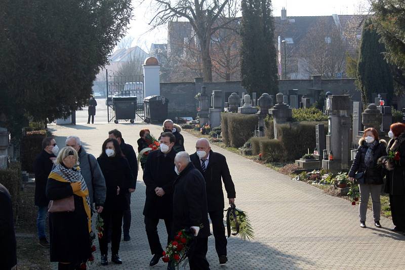 Z posledního rozloučení s dlouholetým starostou Nymburka Ladislava Kutíkem.