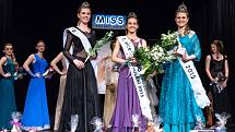 Vpravo vítězka Kateřina Buchalová, uprostřed 1. vicemiss Simona Dejmková, vlevo 2. vicemiss Kateřina Michlová