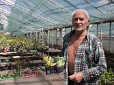 Jaroslav Bittmann je kouzelníkem mezi zahradníky. V jeho zahradnictví užasnete, co všechno lze s rostlinami udělat.