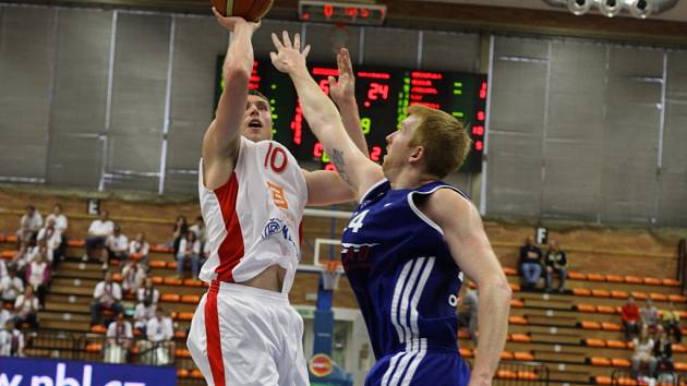 Z basketbalového utkání play off Mattoni NBL Nymburk - Ostrava (88:50)