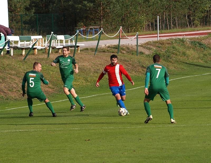 Z fotbalového utkání I.B třídy Semice - Pátek (2:2)