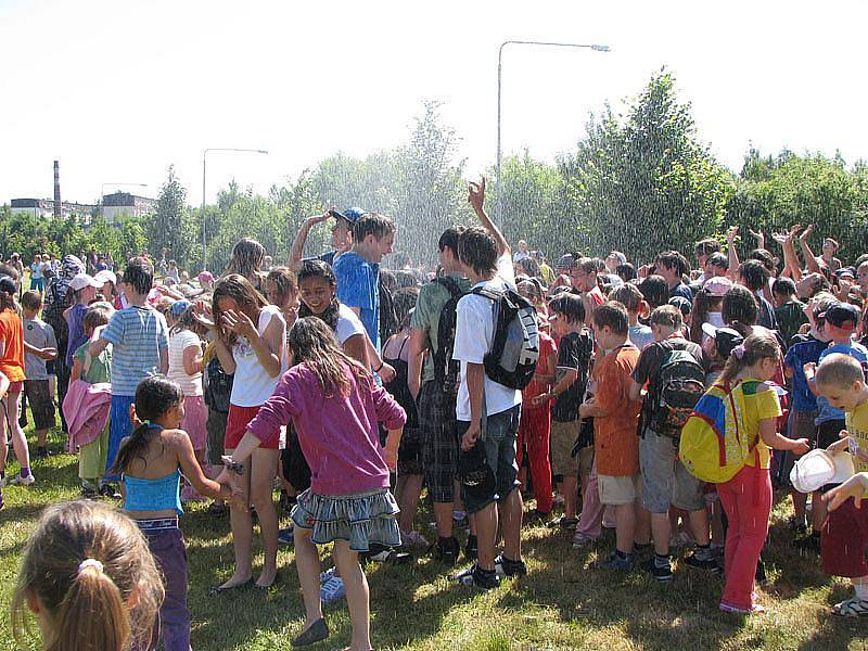 V Milovicích byl v pondělí dopoledne den se záchranáři