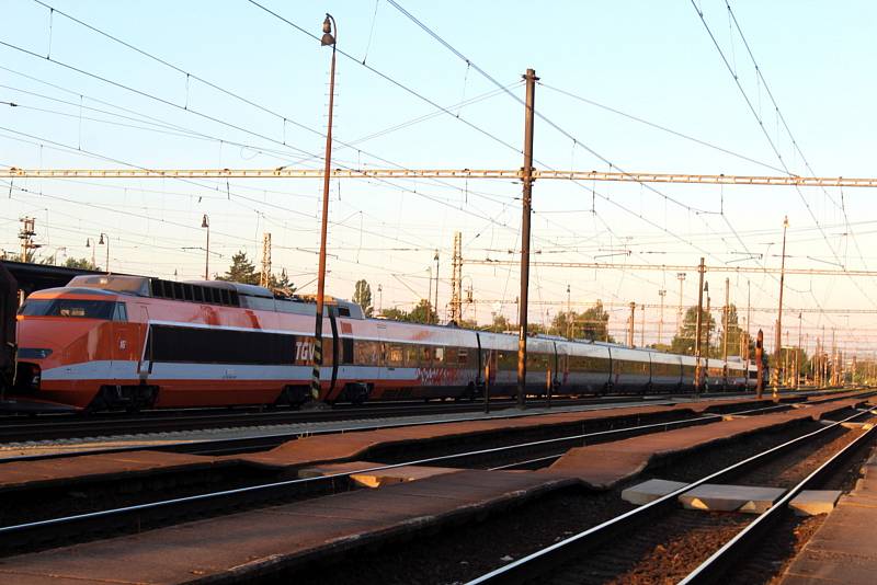 Na nymburském nádraží zastavilo legendární francouzské TGV.