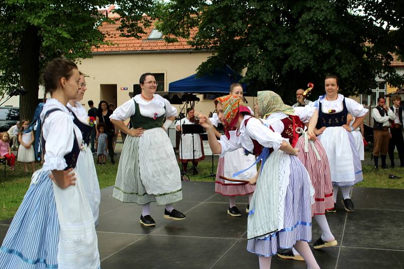 Z folklorního festivalu Polabská vonička.