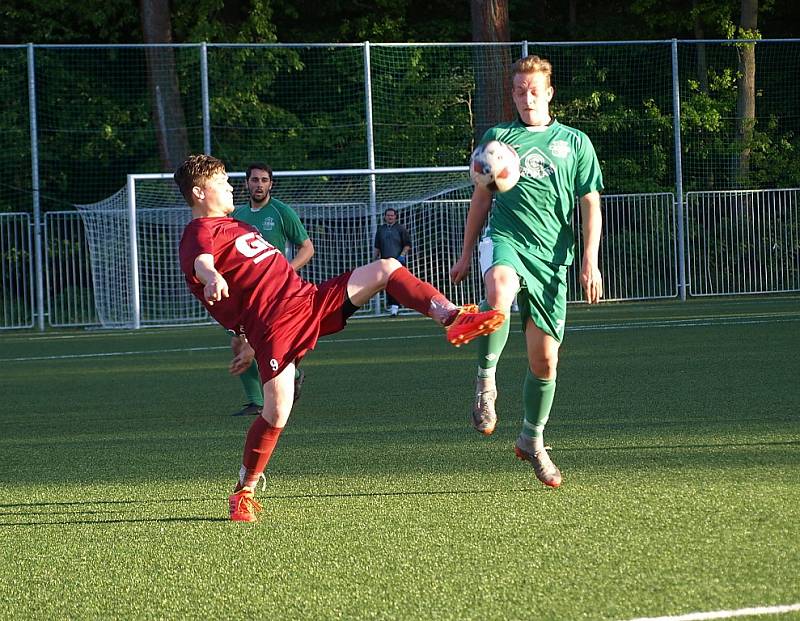 Z fotbalového utkání okresního přeboru Bohemia Poděbrady B - Semice B (1:1)