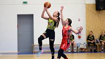 Z basketbalového utkání Středočeského přeboru starších minižákyň U13 Sadská - Mladá Boleslav (119:12)