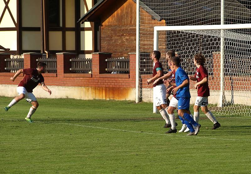 Z fotbalového utkání krajského přeboru Bohemia Poděbrady - Nespeky (0:0, pen. 1:3)