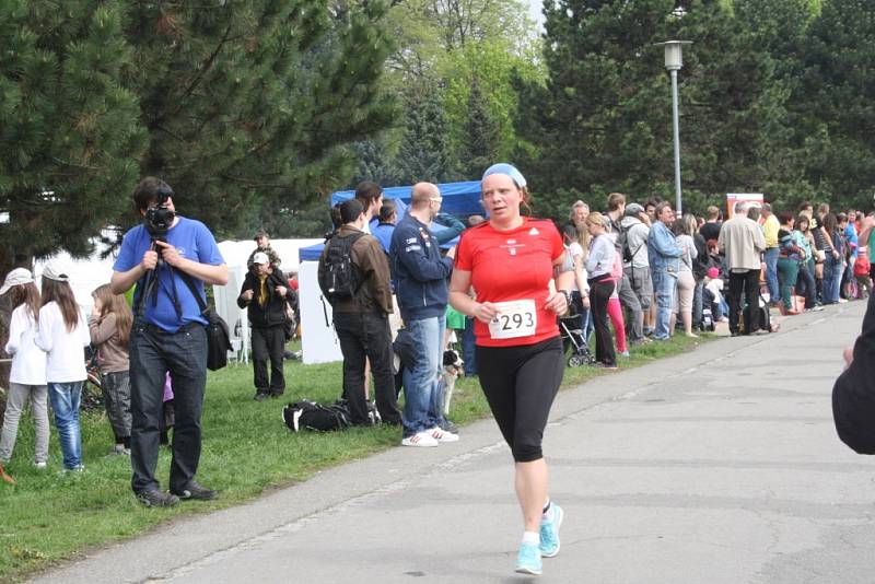 První ročník půlmaratonu a "čtvrtky" v Nymburce.