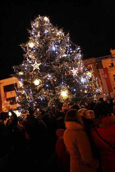 Rozsvícení vánočního stromu v Nymburce