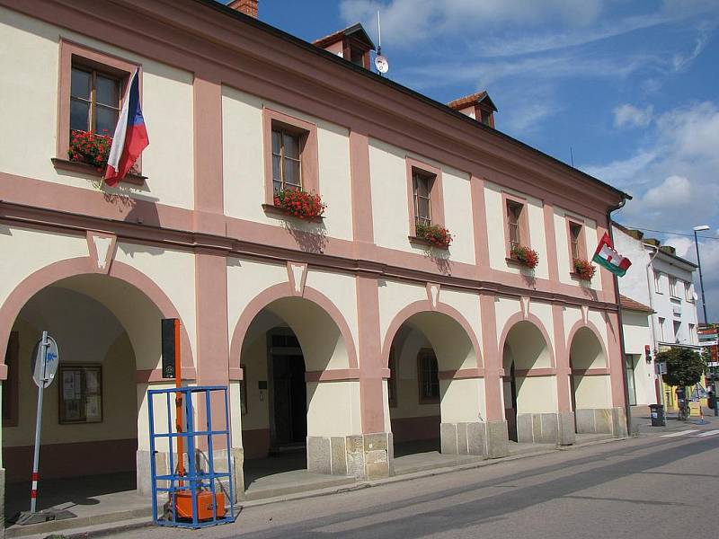 Radnice v Lysé nad Labem.