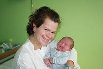 PO KUBÍKOVI PŘIŠEL MAREČEK. Marek Maláč se narodil mamince Monice 2. prosince 2014 ve 14.25 hodin. Vážil 4 390 g a měřil 50 cm. Do Milovic je  odvezl tatínek Patrik za malým Kubíkem (22 měsíců).