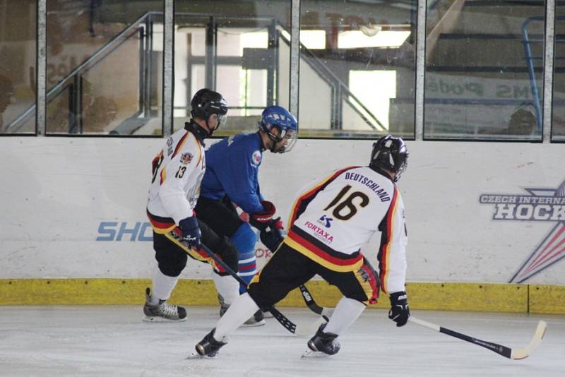 Na nymburském zimním stadionu se uskutečnil třetí ročník turnaje v bandy hokeji.