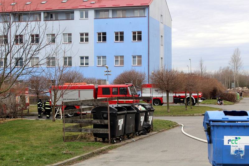 Při výkopových pracích bagr narazil na leteckou pumu u parku Mirakulum. Část obyvatel přilehlých domů byla evakuována.