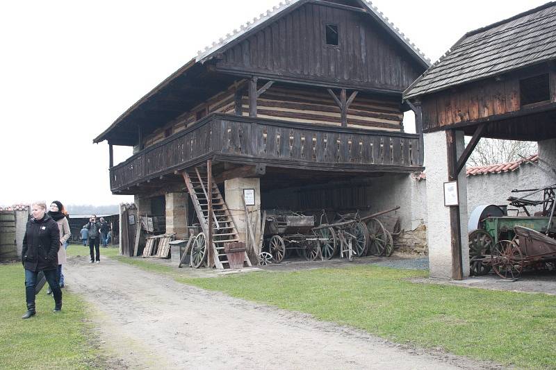 V přerovském skanzenu začala výstava Jaro na vsi