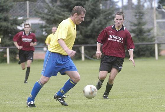 Fotbalisté Sokolče (ve žlutém) v loňské sezoně postoupili do I.A třídy, jako nováček se ale rozhodně nechovali, když dokázali sebrat body i silným týmům. Obsadili sedmé místo. 