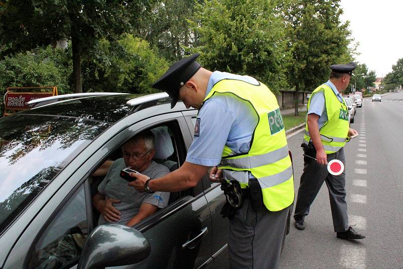 ŘÍDÍM, PIJU  NEALKO.  To je název už tradiční akce, kterou policisté ve spolupráci se sdružením BESIP  pořádají několikrát ročně po celé republice.