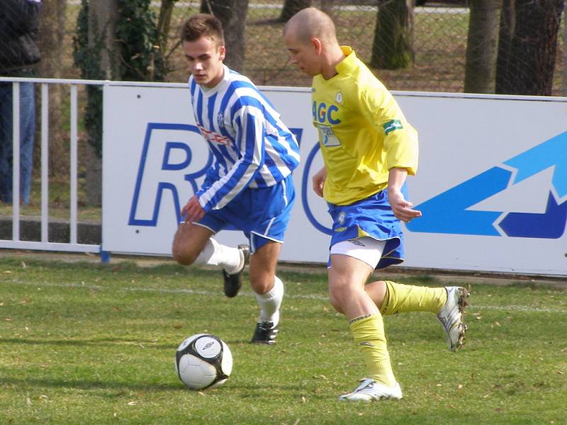 Z divizního fotbalového utkání Union Čelákovice - Teplice B (1:2)