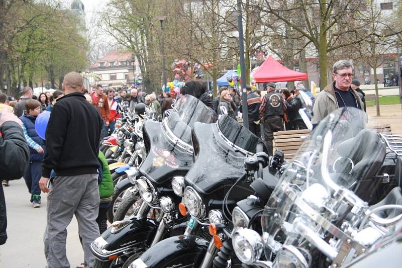 Zahájení motorkářské sezony v Poděbradech.